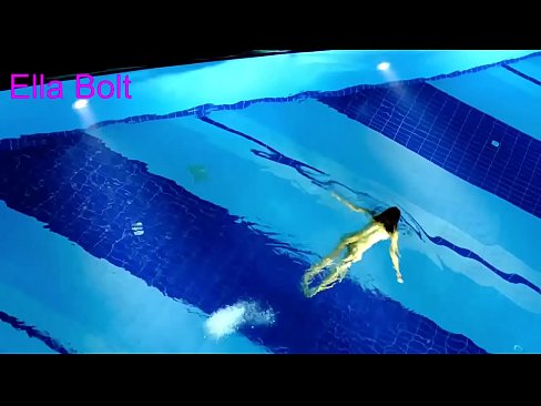 ❤️ Je ne peux pas m'arrêter de regarder, jeune blonde prise en train de nager nue dans la piscine de la station ELLA BOLT. ❤❌ Vidéo de sexe at fr.full-porner.ru ❌❤